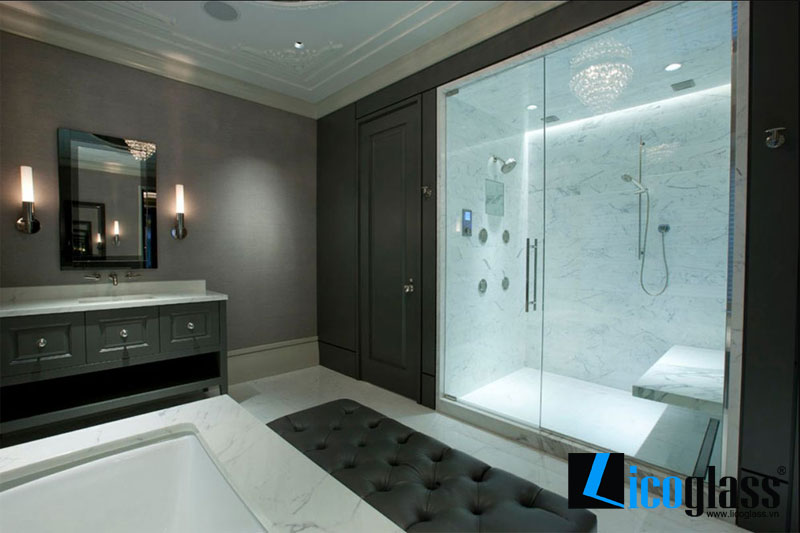 Vách tắm kính thẳng những điều cần lưu ý 